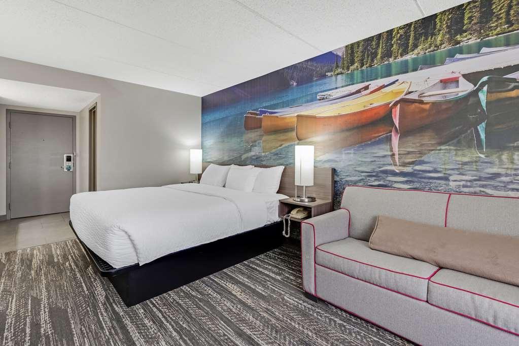Clarion Pointe Near Erie Casino Hotel Kearsarge Room photo