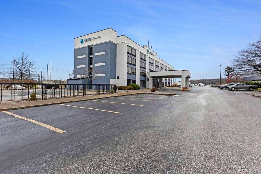 Clarion Pointe Near Erie Casino Hotel Kearsarge Exterior photo