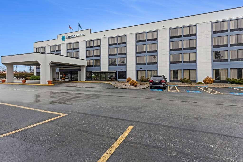 Clarion Pointe Near Erie Casino Hotel Kearsarge Exterior photo
