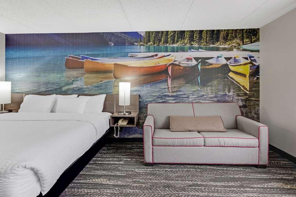 Clarion Pointe Near Erie Casino Hotel Kearsarge Room photo