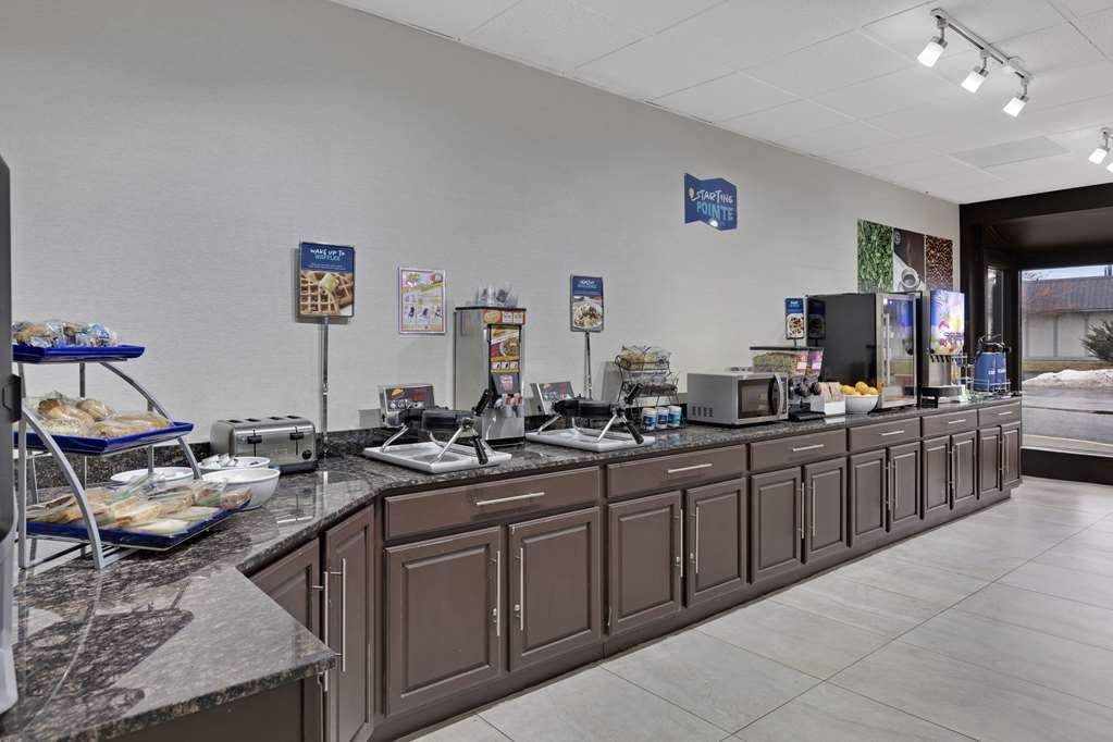 Clarion Pointe Near Erie Casino Hotel Kearsarge Restaurant photo